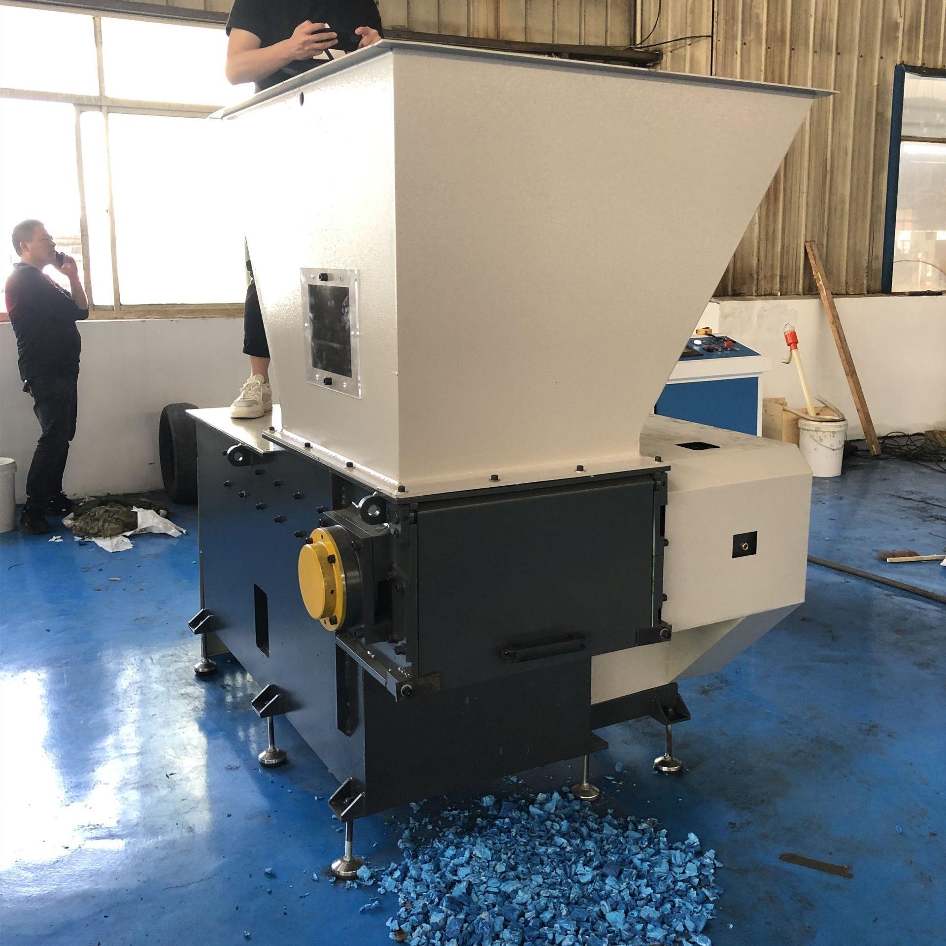 厂家供应大型单轴撕碎机金属轮胎塑料废铁大型小型撕碎机