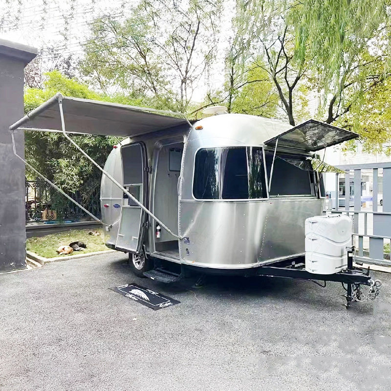 网红营地拖挂房车农场景区露营度假村镜面创意移动民宿清风车厂家