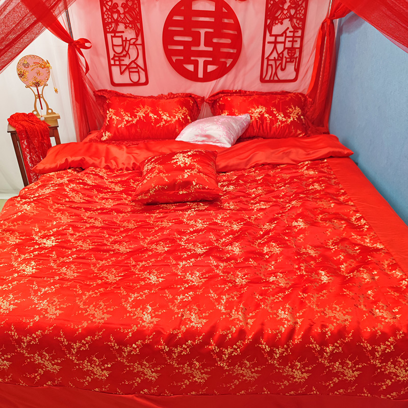 婚庆四件套红色龙凤喜丝绸缎被套四件套结婚复古中式结婚床上用品