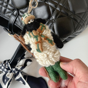 尼泊尔手工羊毛毡肖恩黑脸羊挂件可爱动物钥匙扣礼物情侣书包车挂