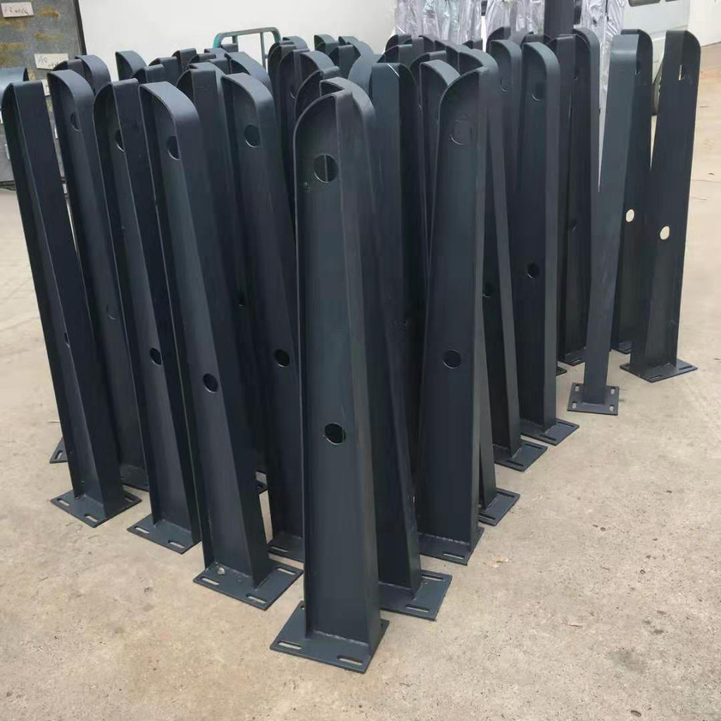 定制 牛腿钢架钢结构雨棚钢梁 不锈钢雨搭雨棚钢梁支架