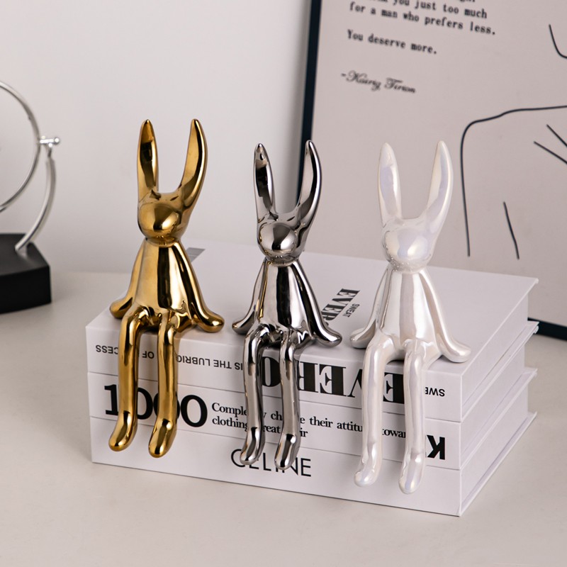 卡通坐姿长耳兔子摆件高档轻奢客厅电视柜酒柜玄关装饰品网红創意
