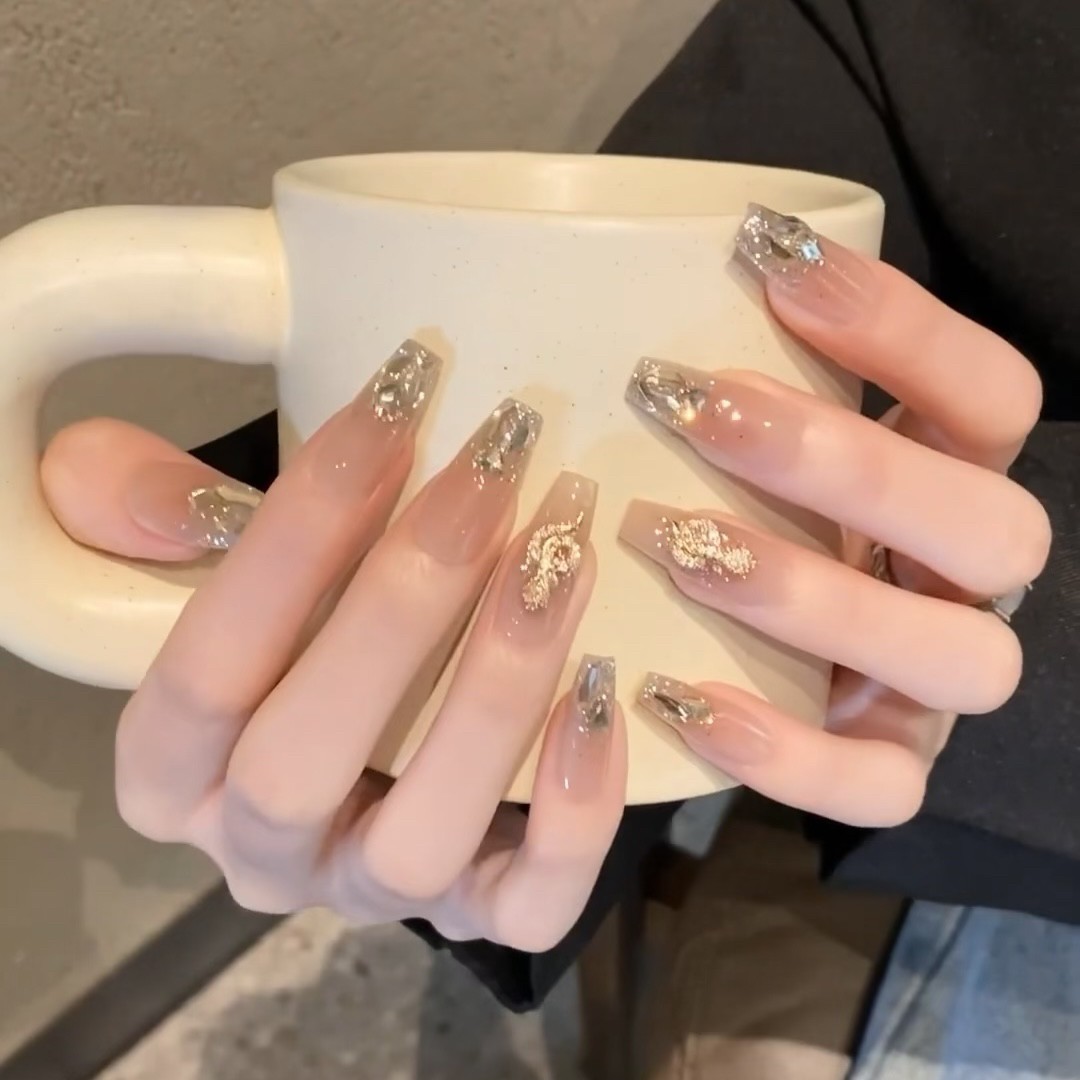 招财小金蛇手工穿戴甲闪钻爆闪新年美甲中长款高级感显白假指甲片