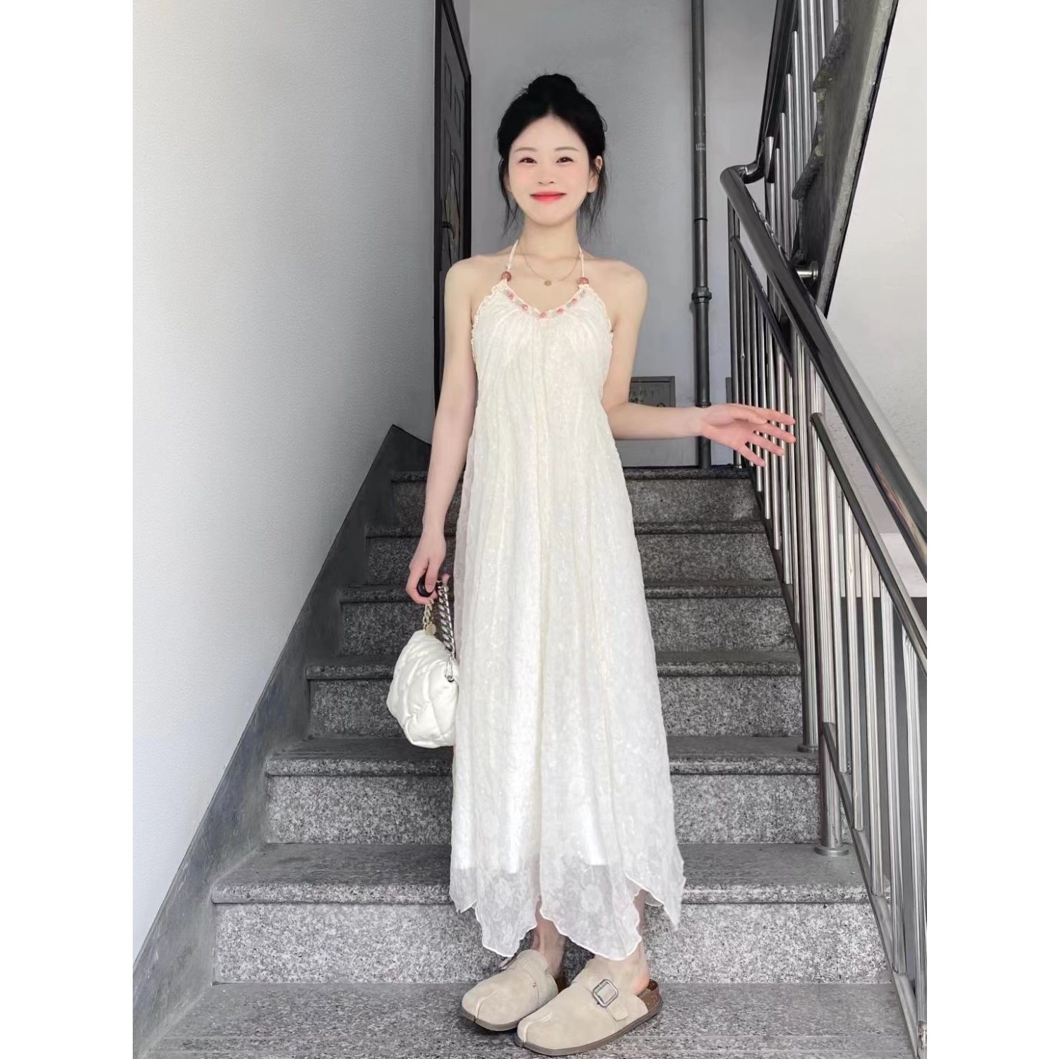 适合海滩拍照的裙子法式高级露背新款吊带连衣裙夏季海边度假雪纺