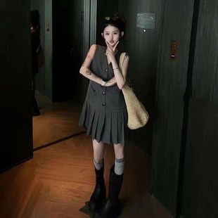 背心连衣裙女2024新款 巨显瘦时髦西装 J早秋轻奢高级感学院风百褶
