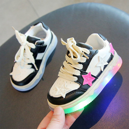 儿童小白鞋女童发光鞋2023春秋新款运动鞋休闲男童板鞋宝宝闪灯鞋