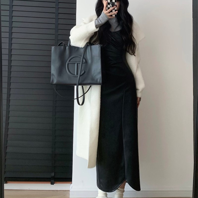 2023新款f打底吊带连衣裙女秋冬配大衣收腰气质内搭长裙高级感皮