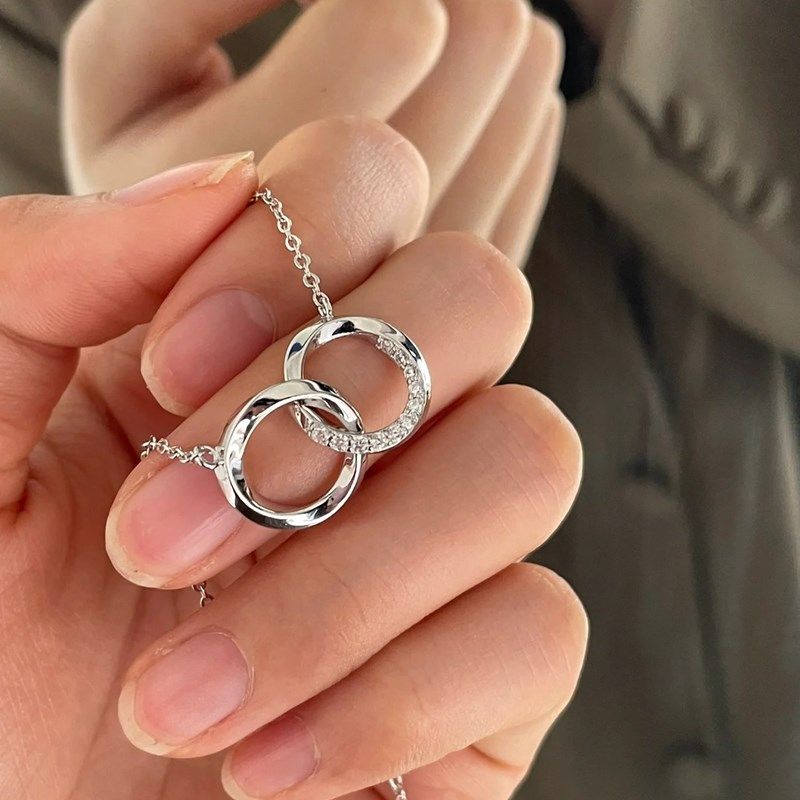 莫比乌斯环999纯银情侣项链女夏轻奢小众2024年新款爆款生日礼物