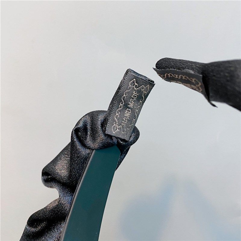 B037-1显高颅顶秋冬洗脸发箍女宽边复古法式镶钻大肠头箍褶皱头饰