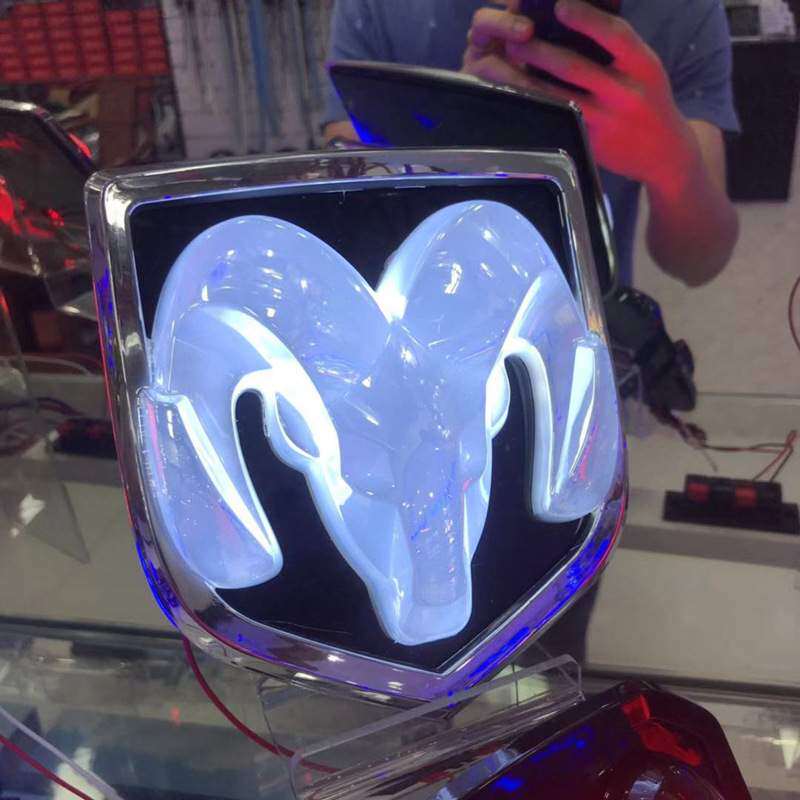 适用于道奇公羊车标酷威酷博LED发光带灯改装公羊车贴尾标车头标