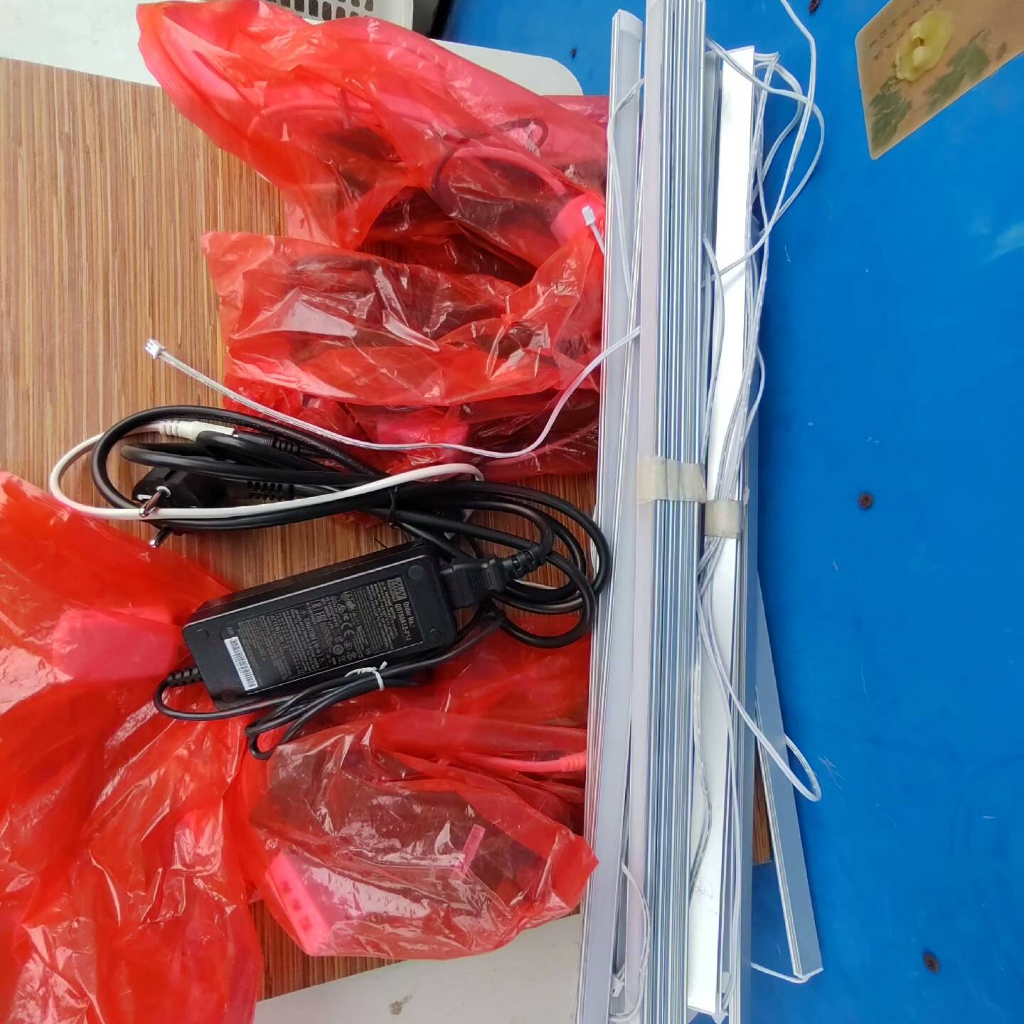 议价电源适配器GST60A12-P1J，60瓦12V正品适用