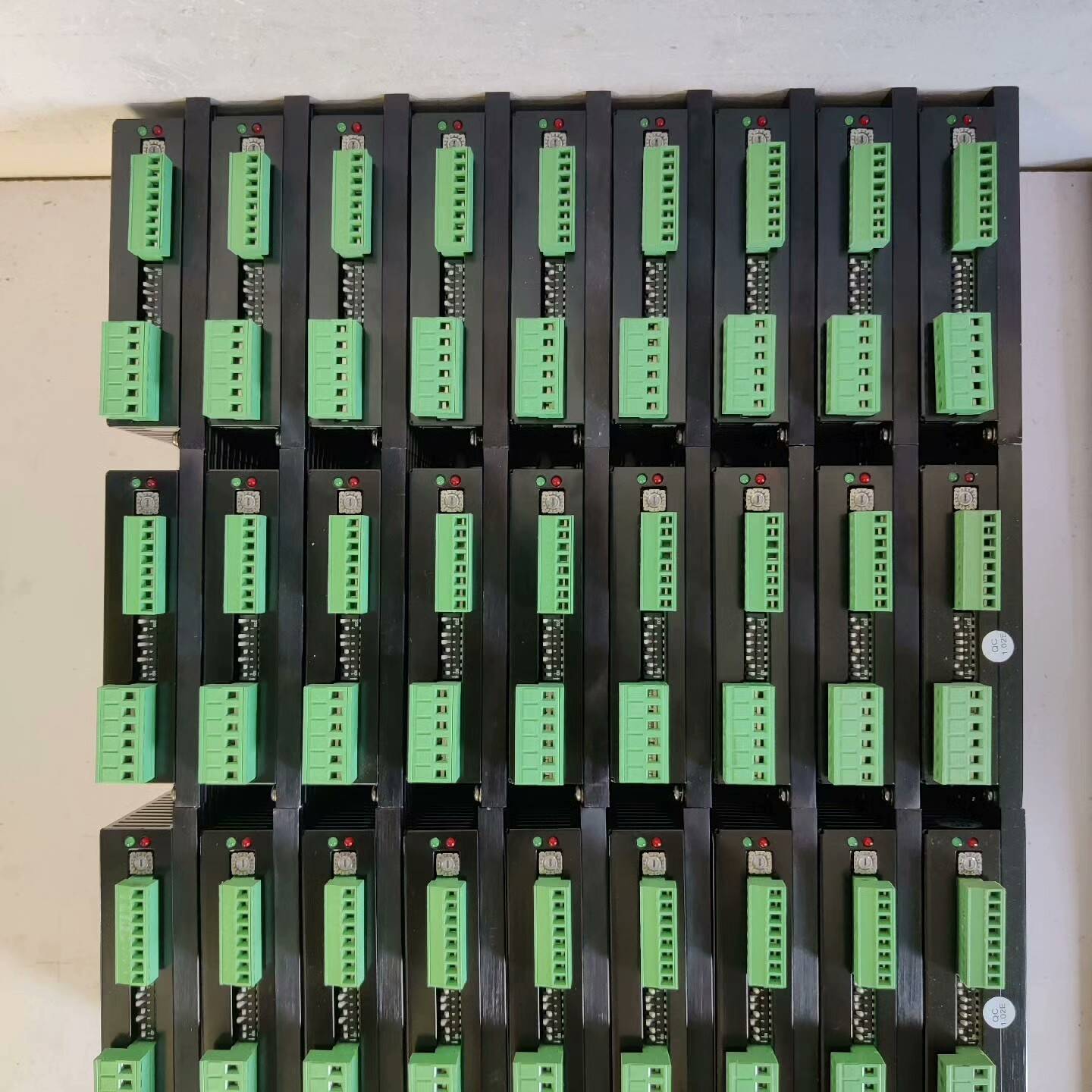 议价信侬步进驱动器：Y2SSR8。实物拍摄成适用