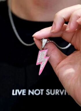 爱心项链素龙娃衣满钻学生鲍尔情侣帅气r1se短袖毛衣链长款夜光