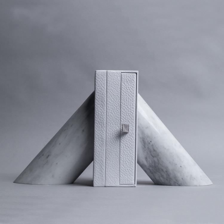现代北欧大理石书档摆件意式极简轻奢样板间书房书架书立书夹饰品