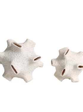 北欧艺术扁嘴球树脂米色几何抽象摆件样板间售楼部客厅软装饰品