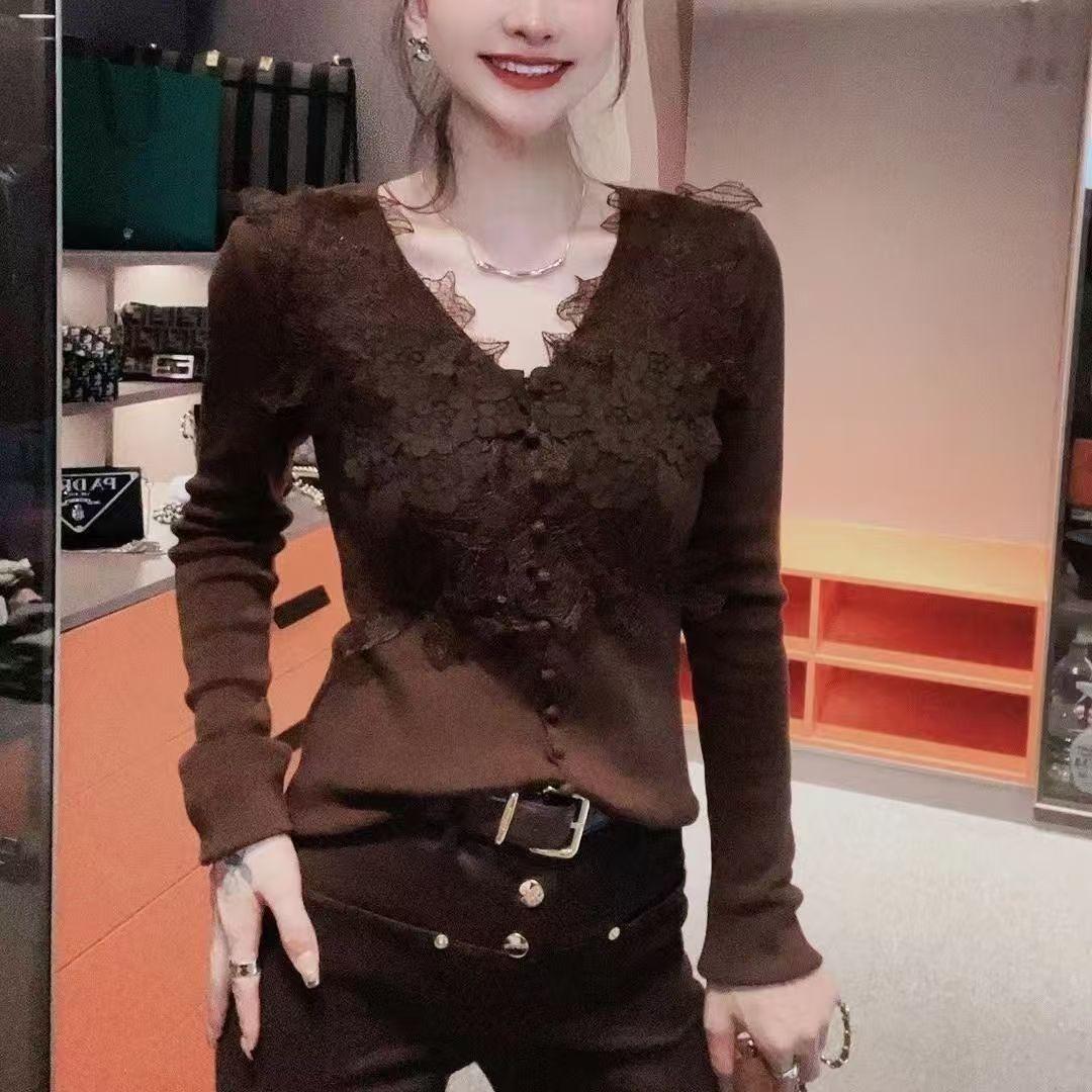 悦妡倪高端打底针织上衣