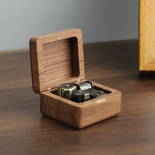 实木质sankyo八音盒女生治愈礼物定制迷你音乐盒天空之城生日快乐