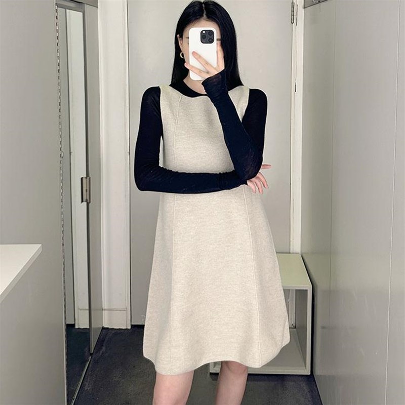 极简COS风A字裙无袖一字肩羊毛船领无袖呢连衣裙2025春秋小个春秋