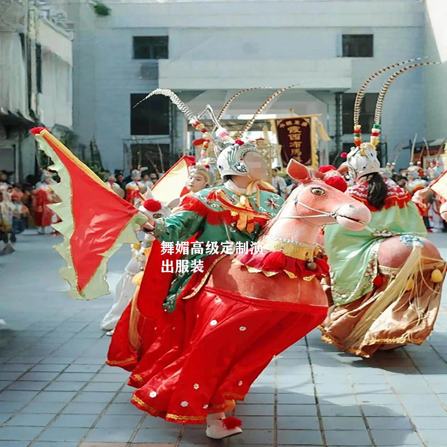 新款马年真人骑马飞马表演服定制图片