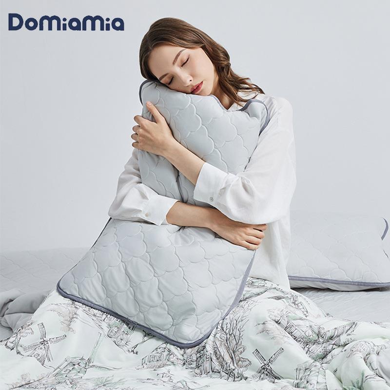 Domiamia凉感枕套夏季冰丝凉感母婴级亲肤枕头套丝滑凉爽枕垫一对