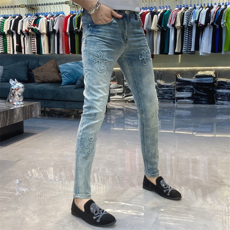 春夏浅蓝牛仔裤男百搭韩版修身长裤2025新款十字架个性裤潮牌小脚