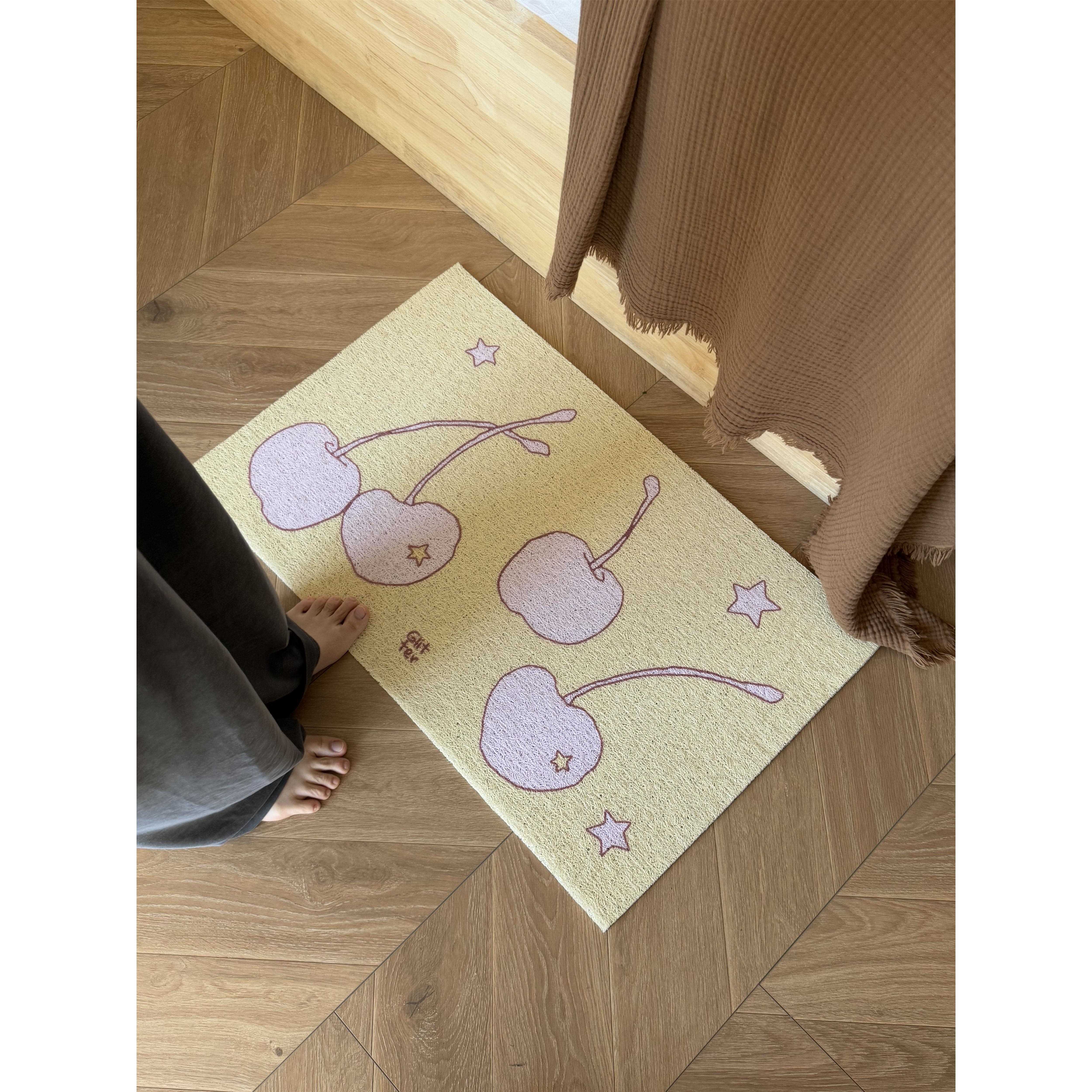 弥介原创可爱樱桃入户丝圈地垫高级感新款咖啡店商用门垫地垫