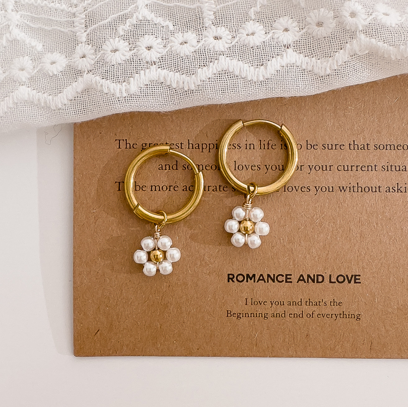 「小黛西」钛钢镀真金珍珠小雏菊耳环高级米珠串珠小花朵吊坠耳圈