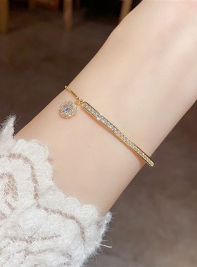 日韩精致高级感时尚圆弧锆石手链小众设计百搭简约气质手环女