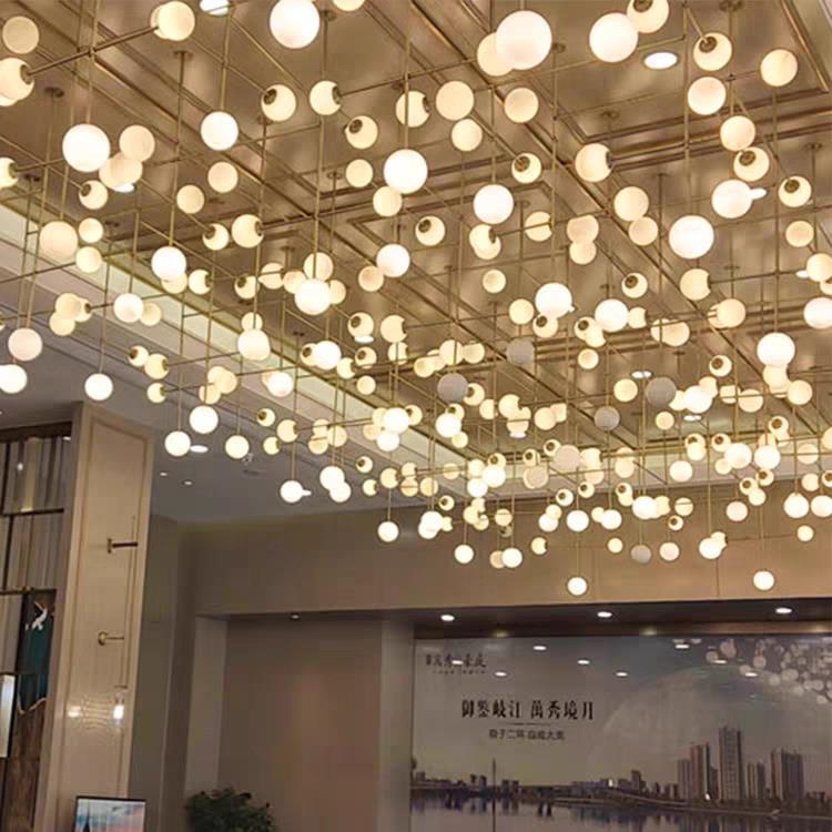 北欧极简展厅吊灯后现代售楼部金色大堂别墅玻璃塑料圆球艺术吊灯