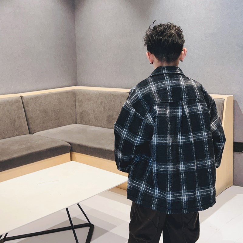 男童黑白格子加绒衬衫2023新款儿童秋冬季加厚衬衣男孩翻领外套潮