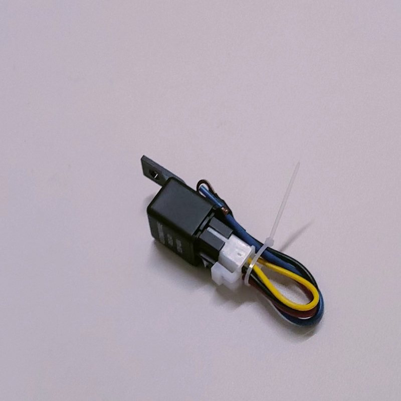 摩托车踏板改装射灯喇叭大功率电器加装继电器断电开关