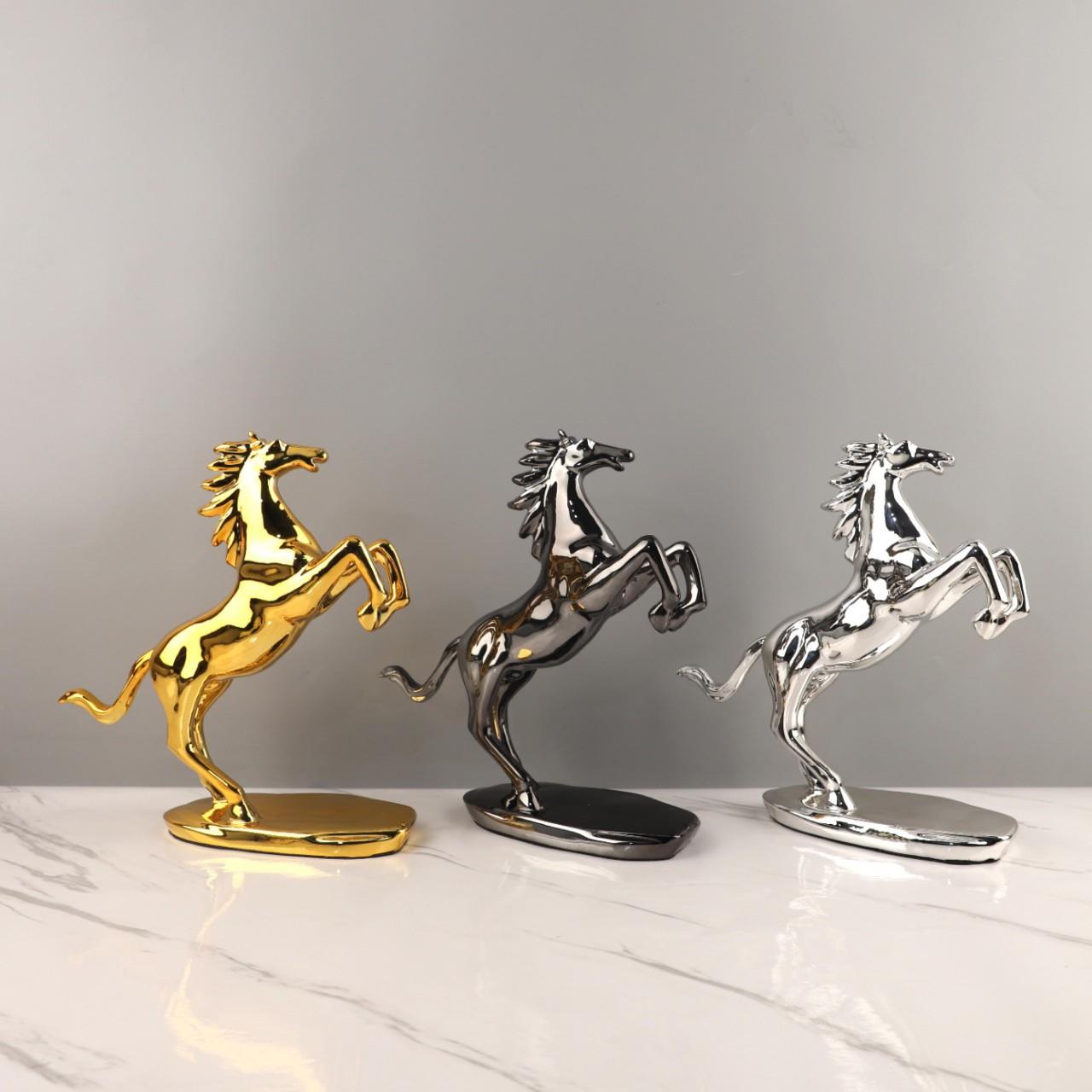 现代简约抽象树脂电镀腾空骏马动物雕塑摆件客厅书房软装家居饰品