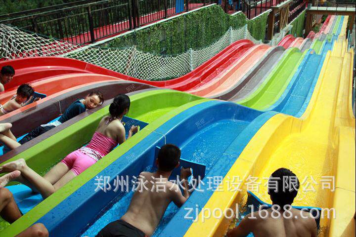 成都市青羊区水上乐园儿童玻璃钢滑梯戏水小品设备七彩戏水圈