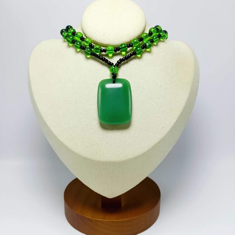 天然新疆和田玉碧玉吊坠平安无事