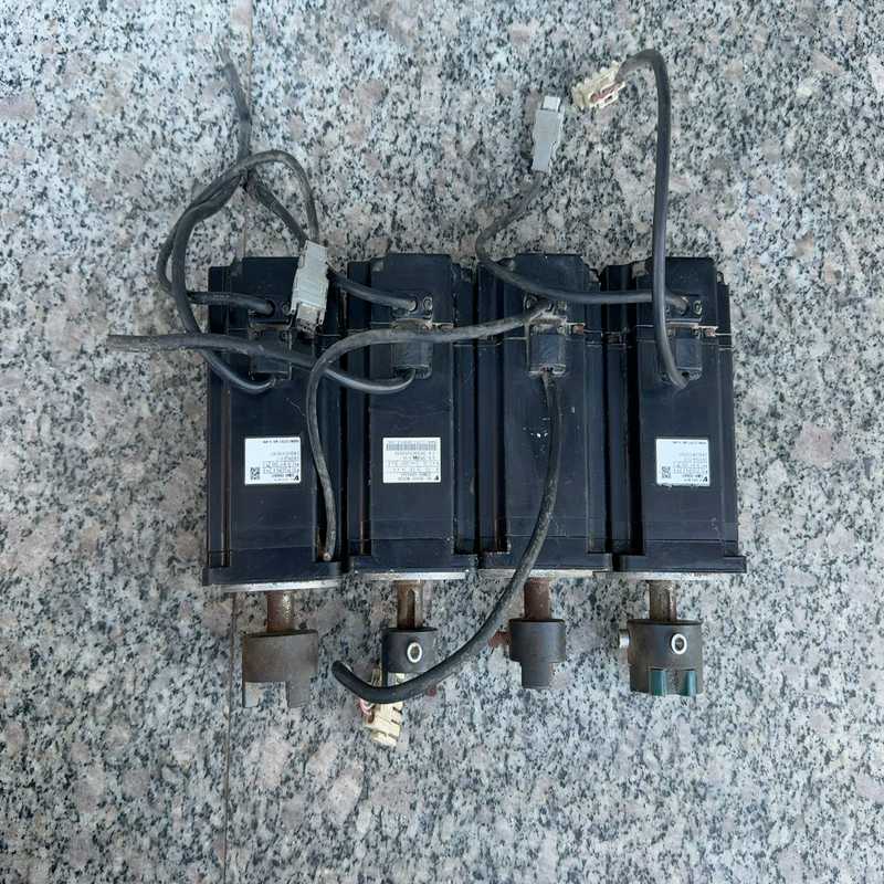 4台安川伺服电机SGMAH-08AAA41~询价