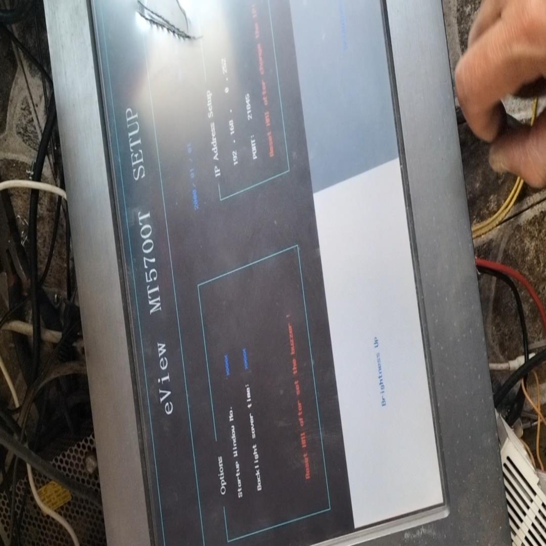 步科MT5700T触摸屏，功能外观漂亮完好正面薄膜撕个口~询价