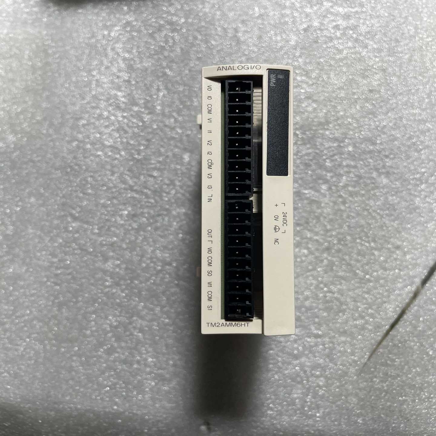 询价~施耐德PLC模块、TM2AMM6HT、实物图、层色佳。