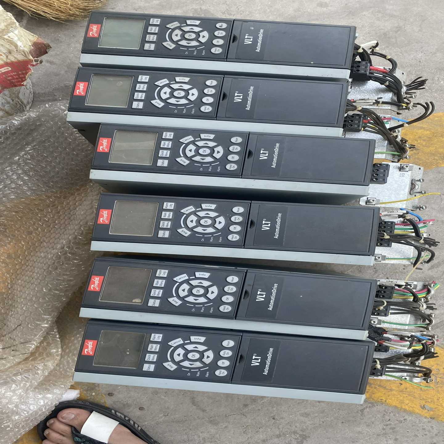 丹佛斯FC302-3KW变频器。FC-302P3K0T5E2（gg设备）