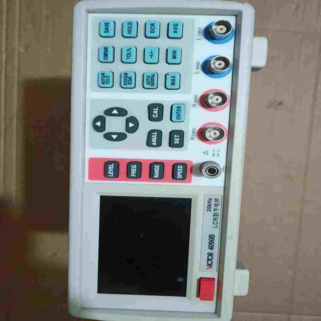 胜利VC4090B，通电不显屏当配件处理，成色如图实物拍摄，--议价