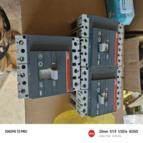 ABB塑料壳断路器，型号:S3N 4P 160A 如图所【白零商行】