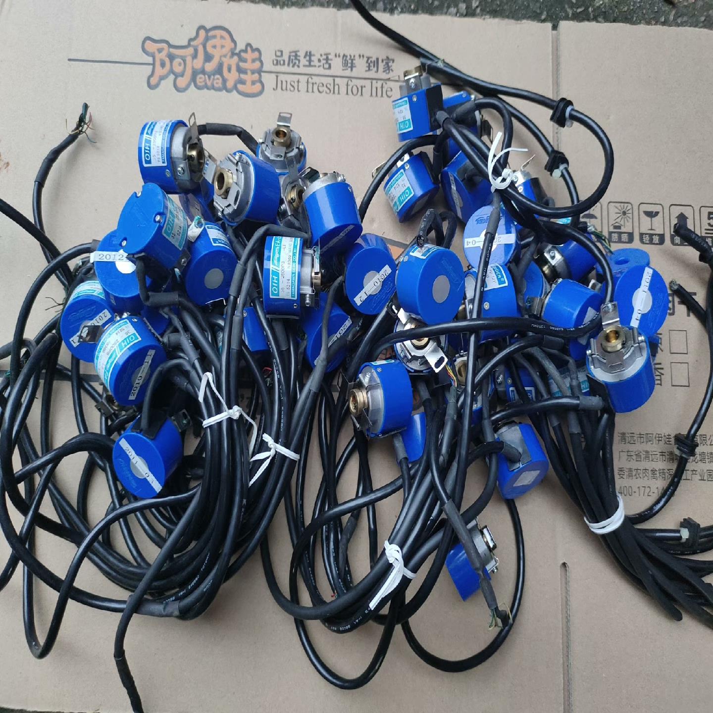 多摩川编码器TS5214N8369，成色可以，功能用，二~询价
