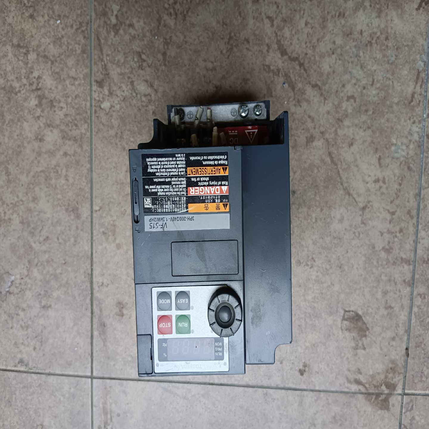 东芝变频器vfs15-2015pm1.5kw220v{议价}