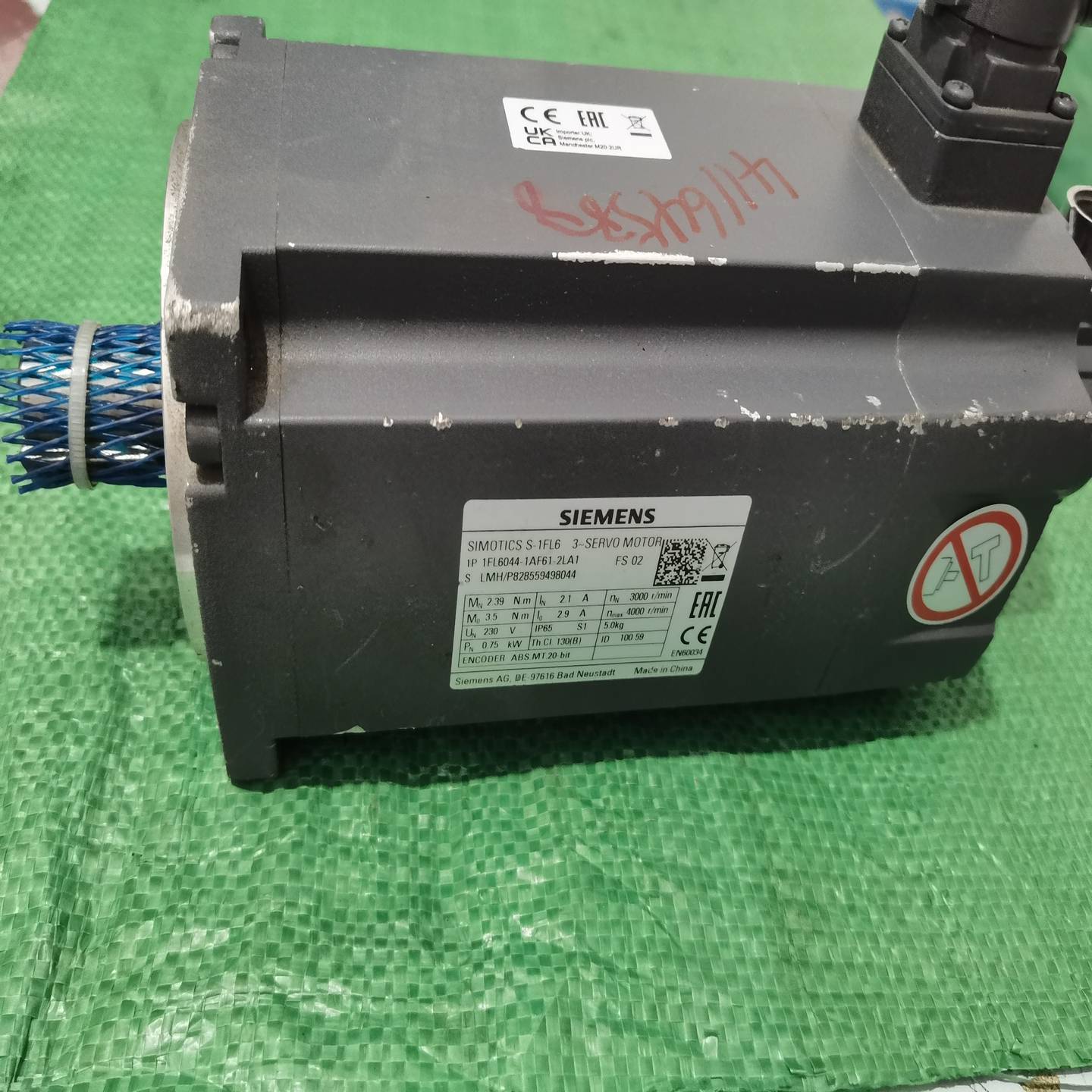 询价全新西门子伺服电机，型号1FL6044-1AF61-2LA1