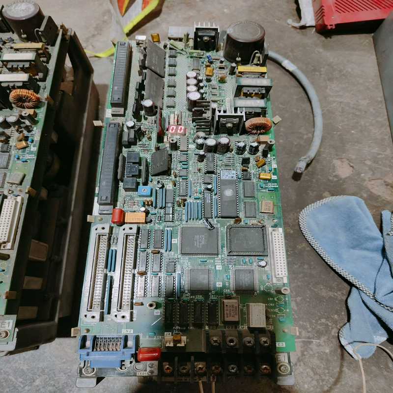 MITSUBISHI三菱 伺服驱动器 MR-S11-100【鑫鑫商铺】