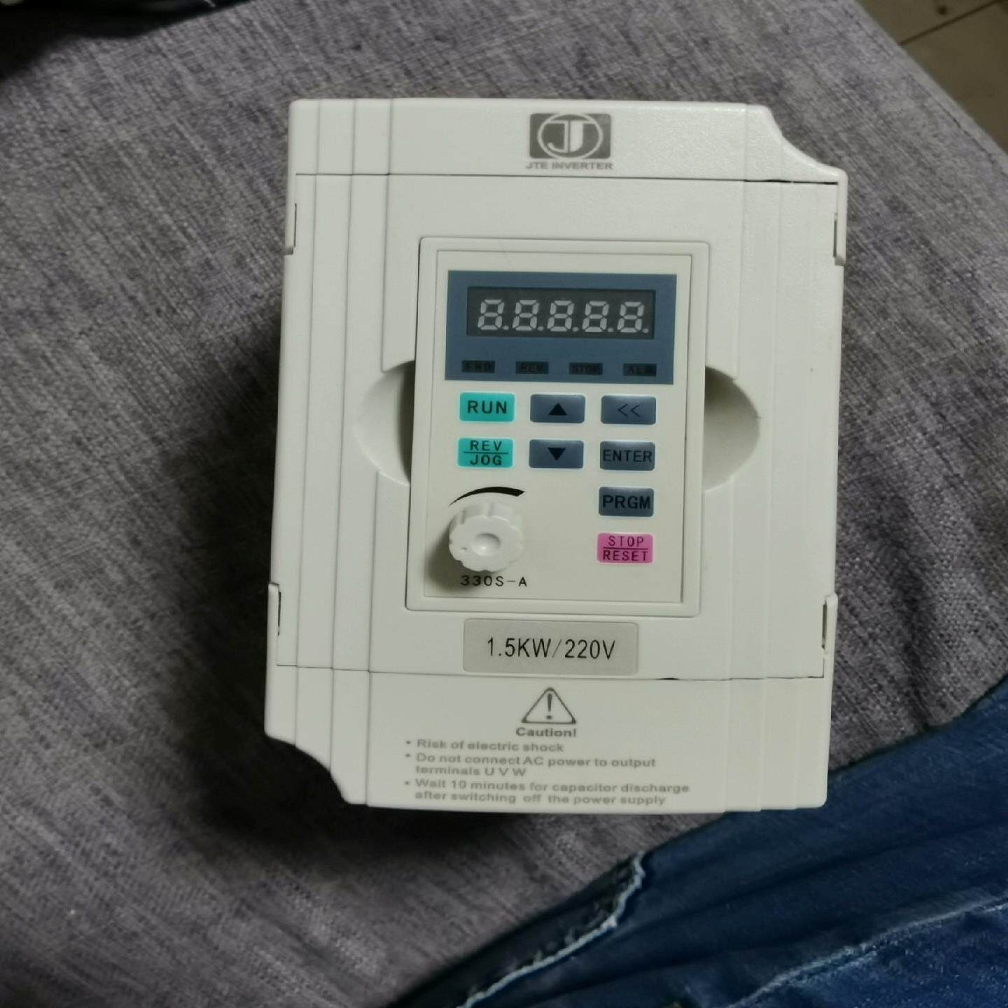 金田变频器 JTE330-SM KA0015M1 单相 AC（佳毅工控）