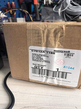 霍尼韦尔C7012A1186紫焰紫外线火焰检测器，全新未拆--议价商品