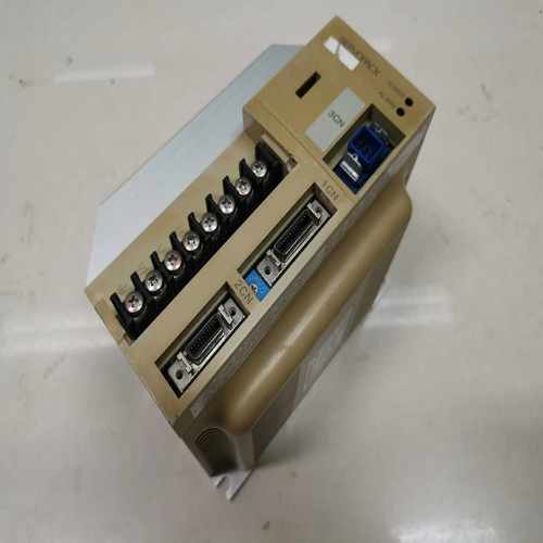 【星慕电子】 SGD-08AN 安川伺服驱动器 成色如图 性能