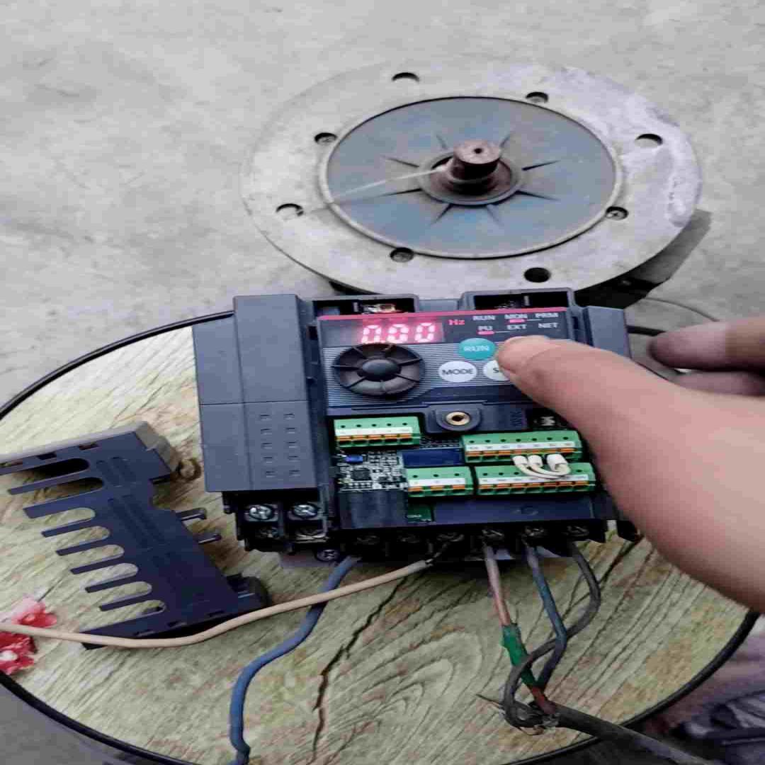 议价产品原装拆机三菱D700变频器FR-D740-0.75K-CHT