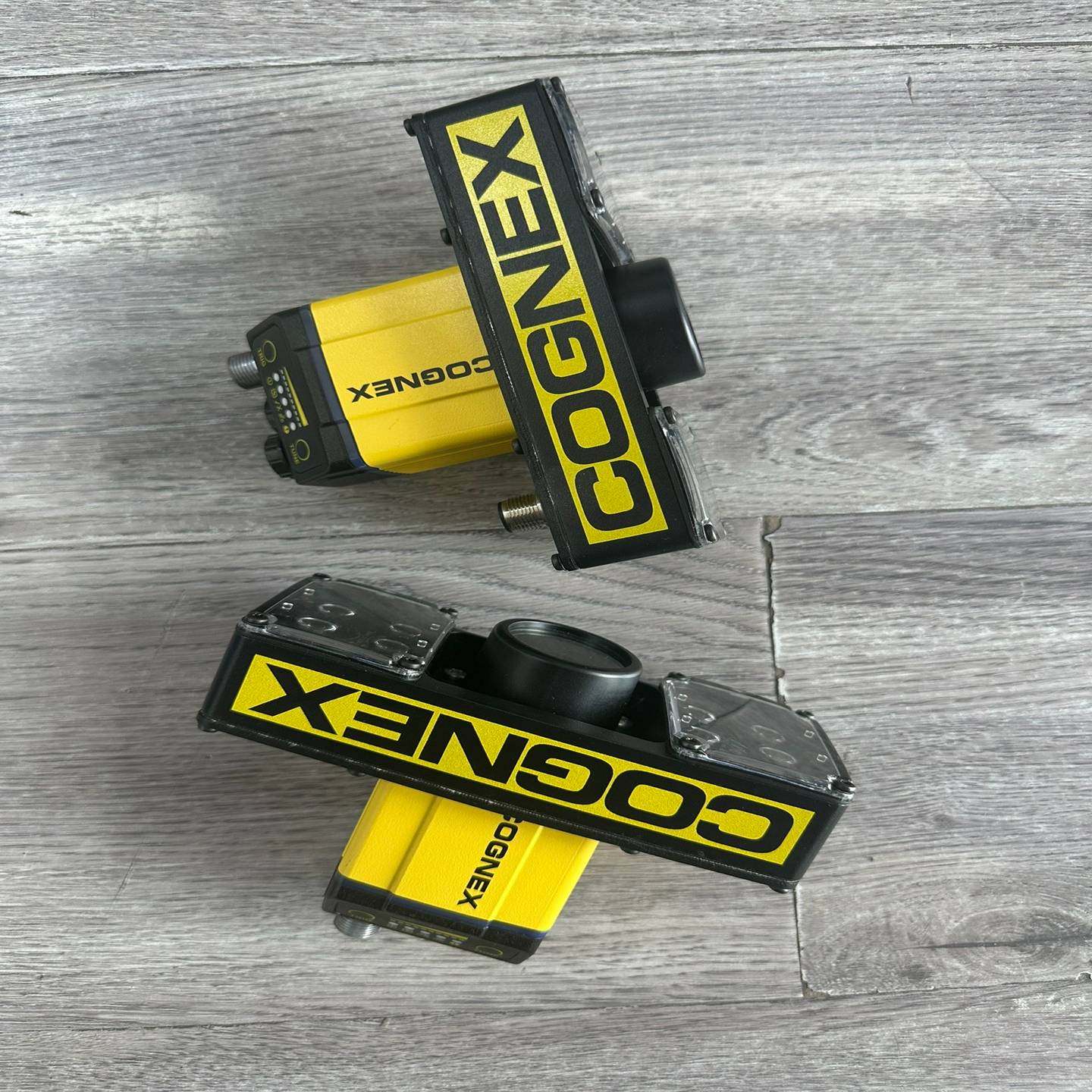 (询价)康耐视DM375QL读码器，95新，带光源，DM30X-HP