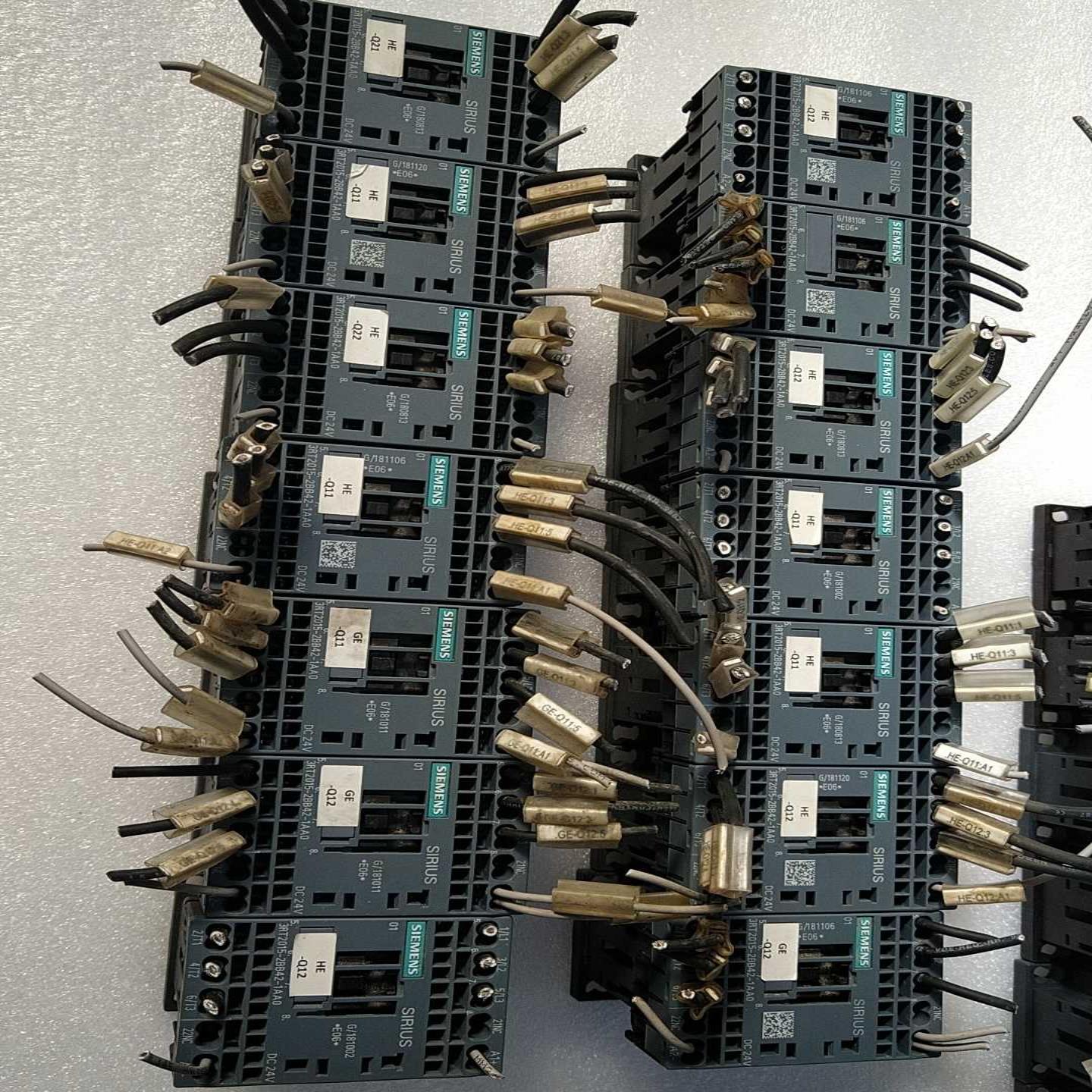 3RT2015-2BB42-1AA0本色漂亮一共14个~询价